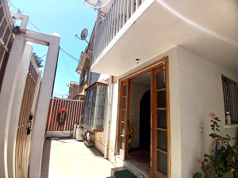 frontis-casa-laobra-lado