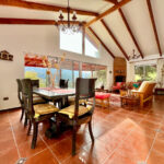 oportunidad-casa-urbanizada-portada-huelquen-MLC86687430314_062025-F-linda-y-funcional-casa-en-parcela-en-huelquen
